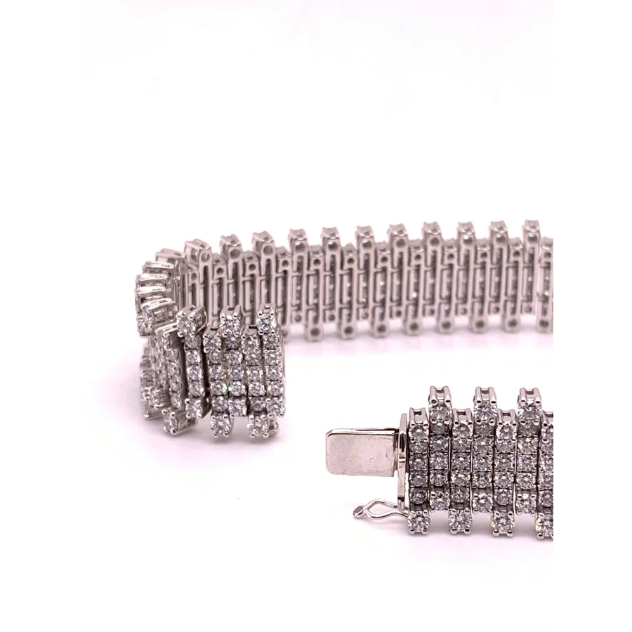 18KW White Gold Round Diamond Bracelet - women’s bracelet