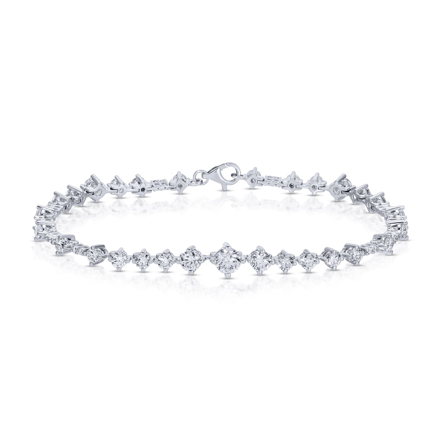 Graduated Round Cut Diamond Tennis Bracelet
