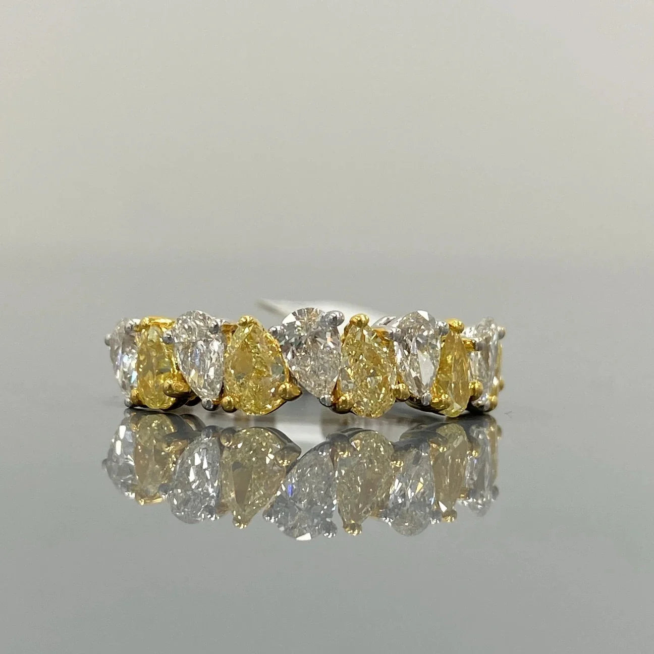 2.23CT YELLOW & WHITE PEAR DIAMOND ALTERNATING HALFWAY BAND